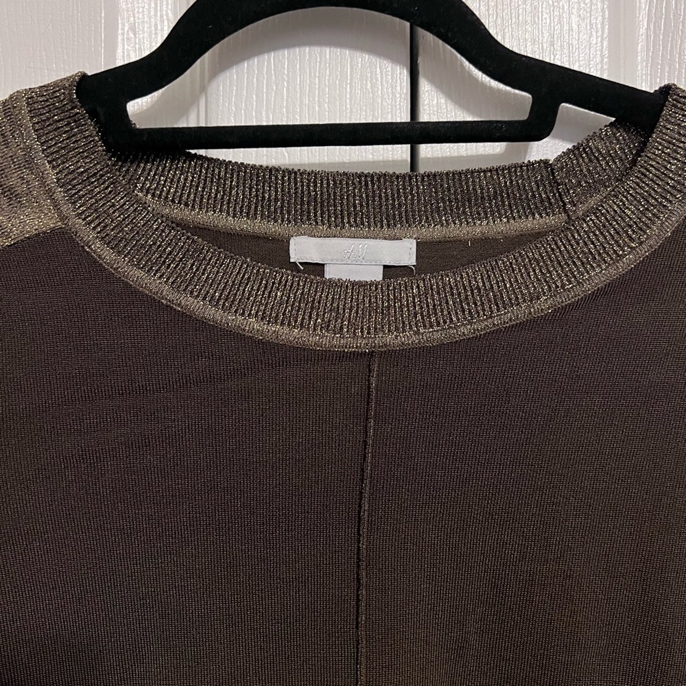 H&M Brown and Gold Metallic Long Sleeve Sweater. Size Medium - Picture 3 of 6